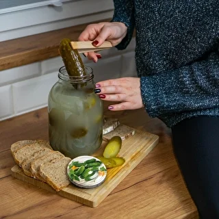 Банка винтовая 2 л, с цветной крышкой Ø82/6 + щипцы – photo 4
