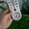 Универсальный белый термометр с гигрометром (-20°C до +50°C) 25см - 4 ['внутренний термометр', ' комнатный термометр', ' термометр для помещений', ' домашний термометр', ' термометр', ' комнатный термометр', ' термометр с читабельной шкалой', ' термометр с гигрометром', ' пластиковый термометр', ' термометр с гигрометром']